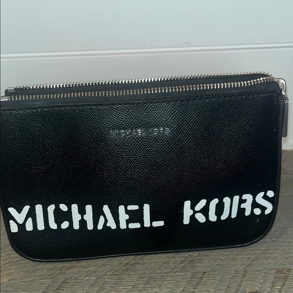 Michael Kors "Saylor" Pouchette Wristlet Black Saffiano Leather White Spellout - Picture 10 of 10